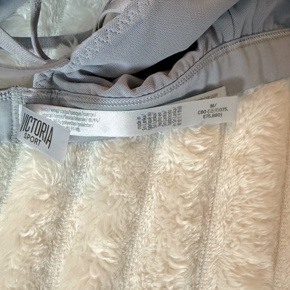 Victoria’s Secret Sports Bra - Picture 4 of 6